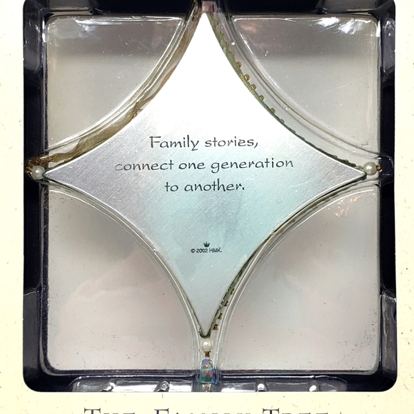 Hallmark The Family Tree Family Stories Photo Holder Frame Ornament 2002 QP1336 - Picture 7 of 9